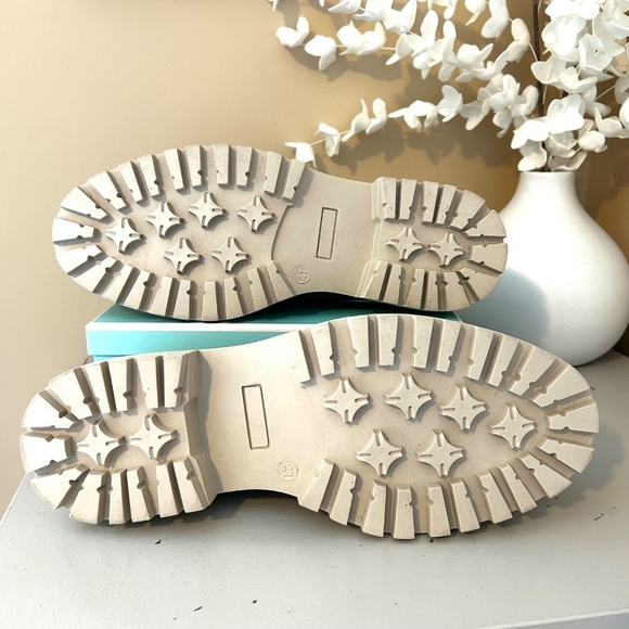 Like New! Avellini Made in Portugal Suede Lug Sole Mules/Clogs Taupe Size 41/9.5 - Picture 6 of 13